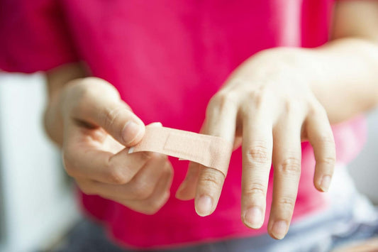 Plaster na ranę – kluczowy element domowej apteczki
